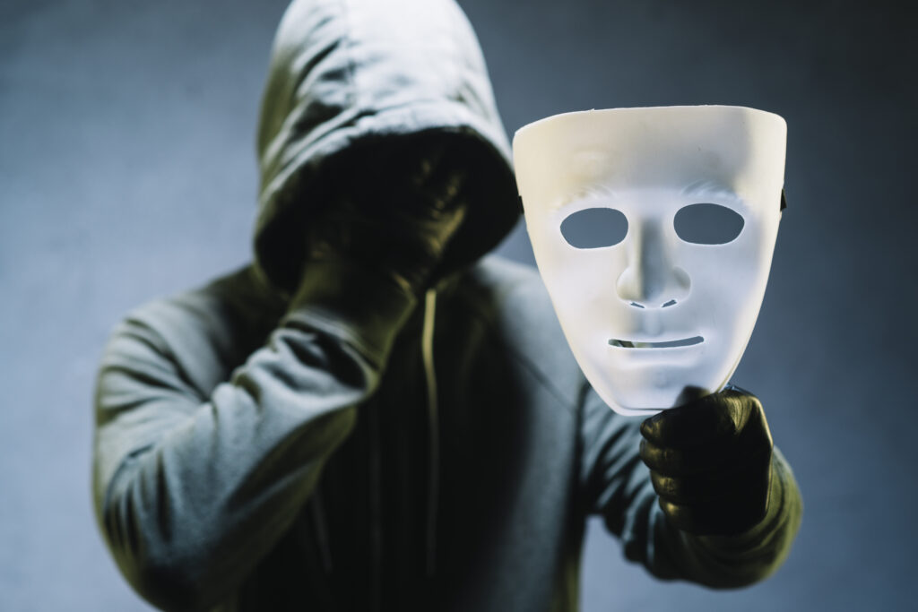 mascara-de-exploracao-de-hackers-1024x683 Seu Namoro Anda Estranho? Sinais de Que Talvez Seja a Hora de Terminar