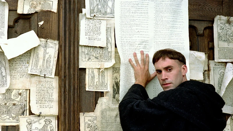 filme-Lutero-folhas-na-porta-1 Lutero, O Filme Sobre o Homem que Arriscou Tudo pela Palavra Viva