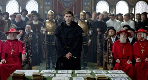 lutero-em-sudiencia Lutero, O Filme Sobre o Homem que Arriscou Tudo pela Palavra Viva