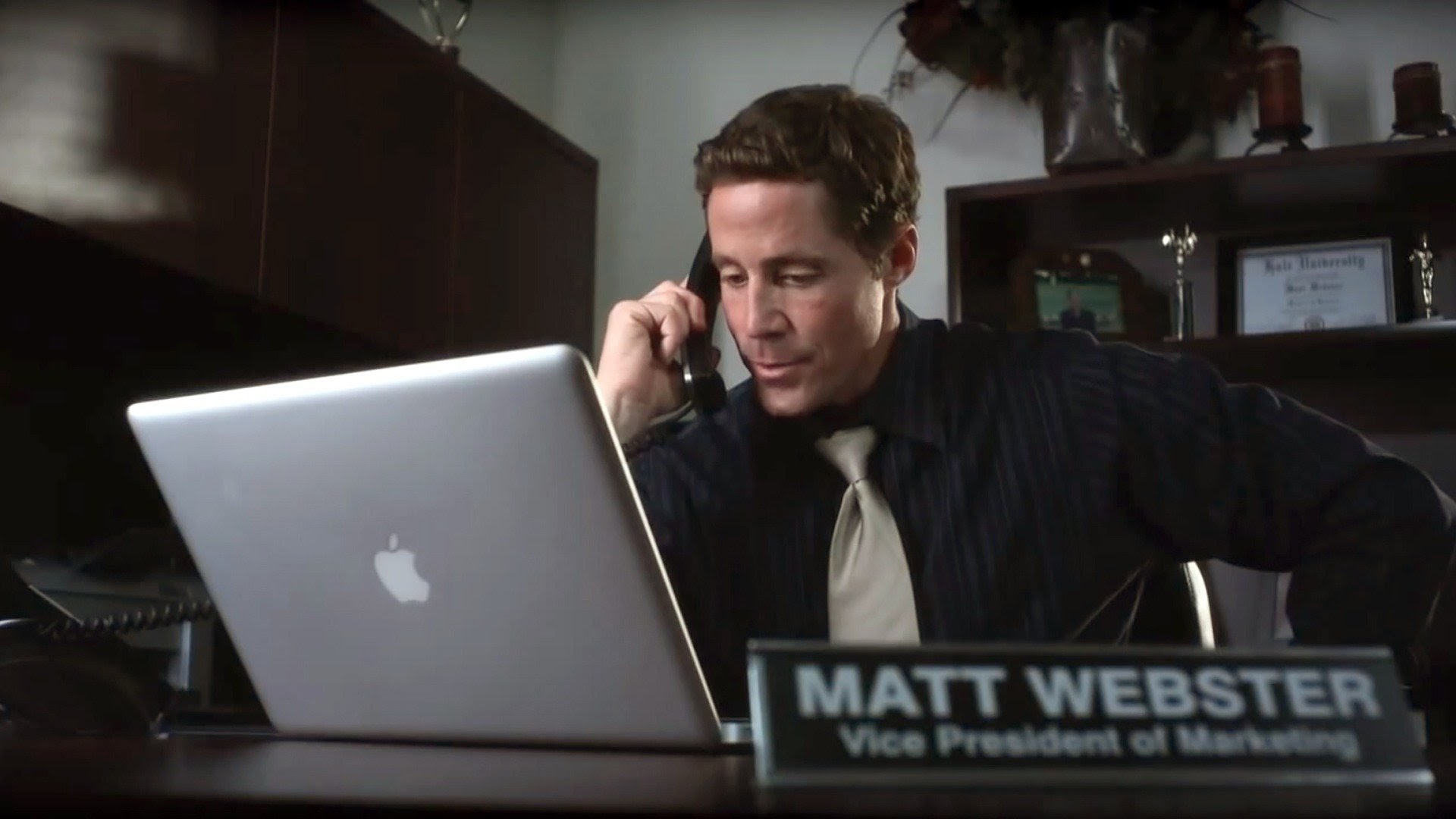 um-novo-plano-escritorio Review: "Um Novo Plano" (Filme Cristão) – A História de Família que Redefine o Sucesso