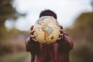 O Gemido das Nações: Por que o mundo parece estar à beira de um colapso?